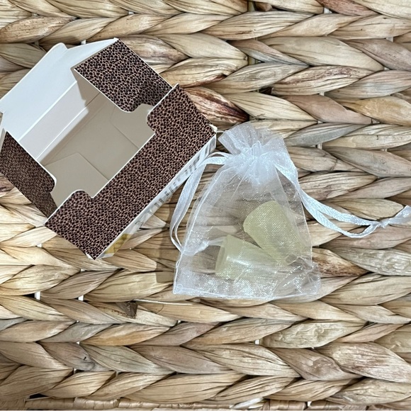 Heel protectors - Picture 2 of 3